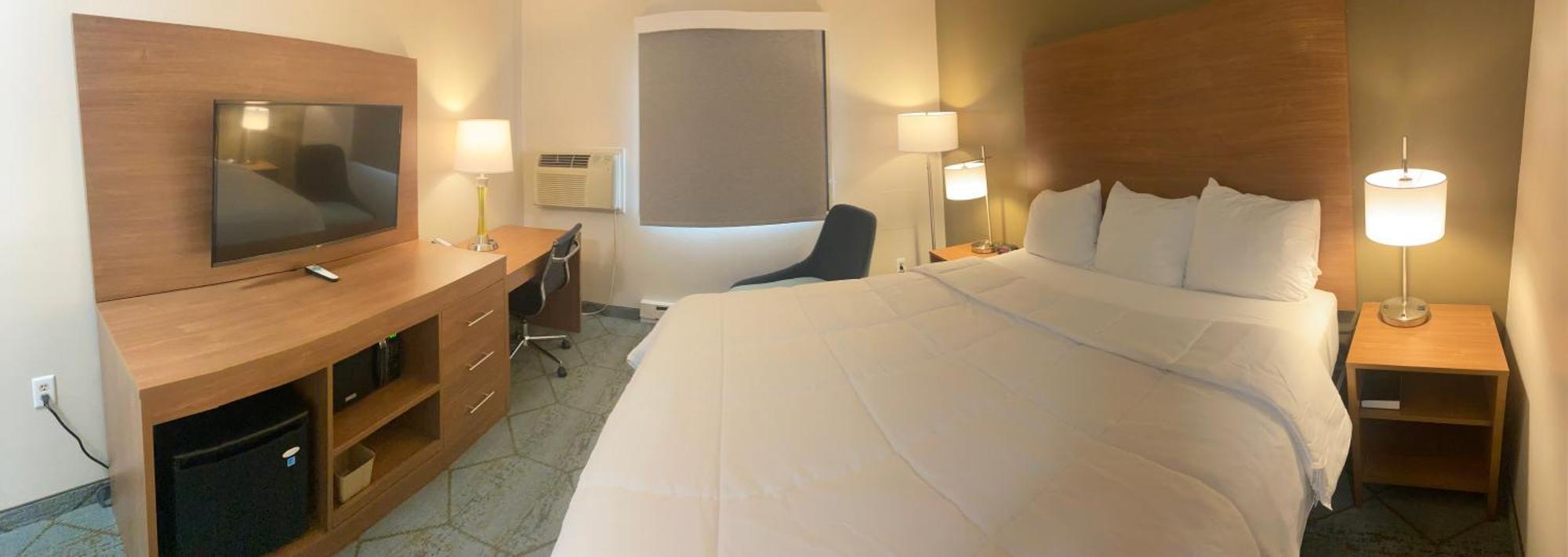 Baymont By Wyndham Oshkosh Airport Hotel Exterior foto